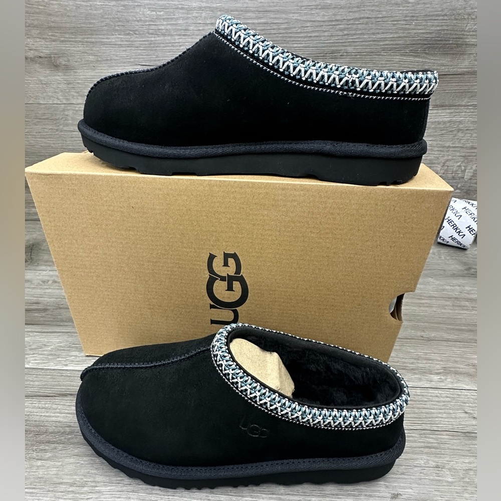 UGG Kids Tasman II Slippers – Black Suede Sheepskin Slip-On